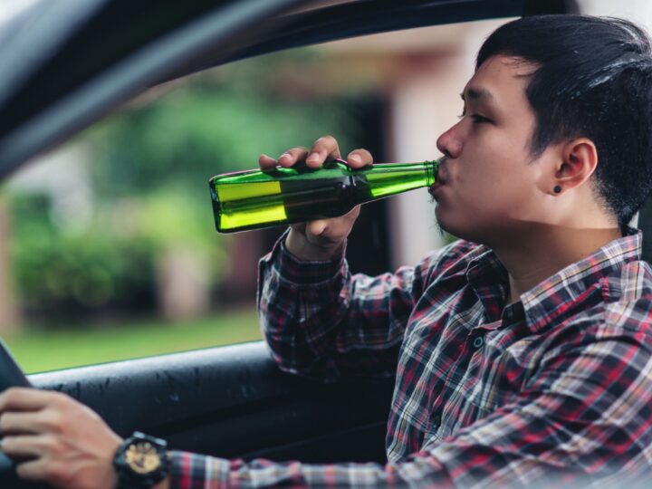 Zagrożenie na drogach Ropczyc: Trzej kierowcy pod wpływem alkoholu zatrzymani w jeden weekend
