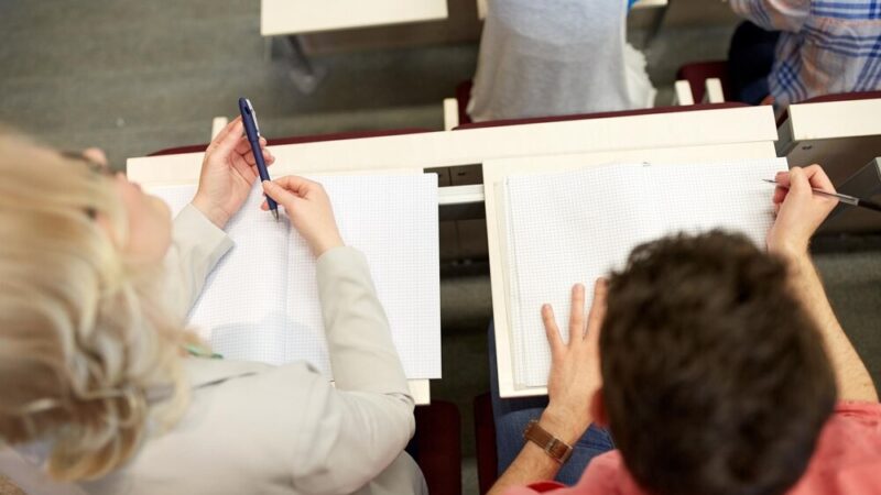 Bezpieczne dzieci w sieci: Spotkania z rodzicami w powiecie przeworskim