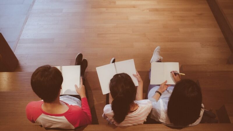 Bezpieczna młodzież: Warsztaty o przemocy i odpowiedzialności prawnej