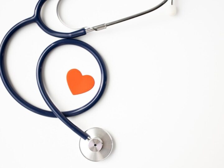 Bezpieczne ferie zimowe w Nisku: Spotkanie z policją i sanepidem