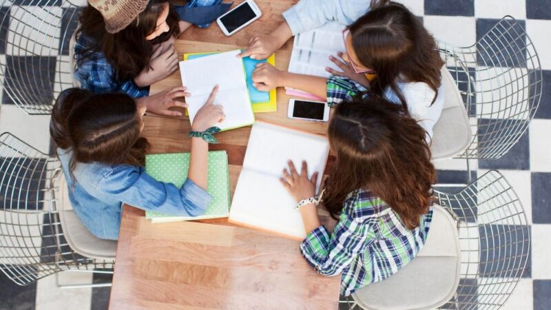 Policjanci z Raniżowa uczą dzieci bezpieczeństwa w Wilczej Woli i Lipnicy