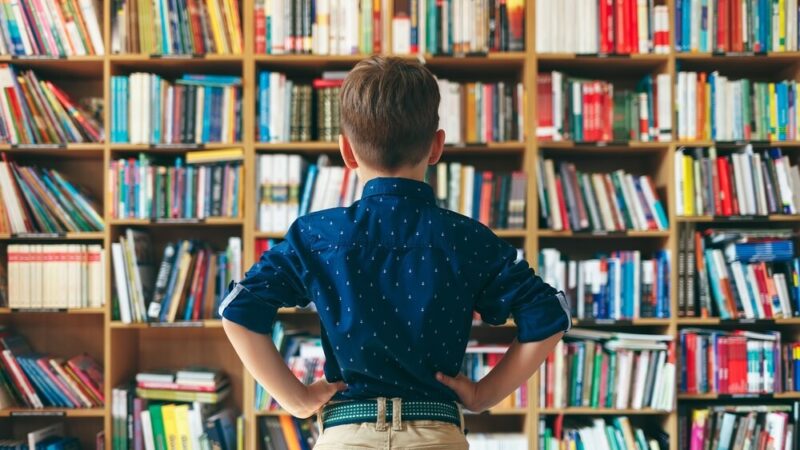 Bezpieczne poruszanie się po zmroku – edukacja w Zespole Szkolno-Przedszkolnym w Lisich Jamach
