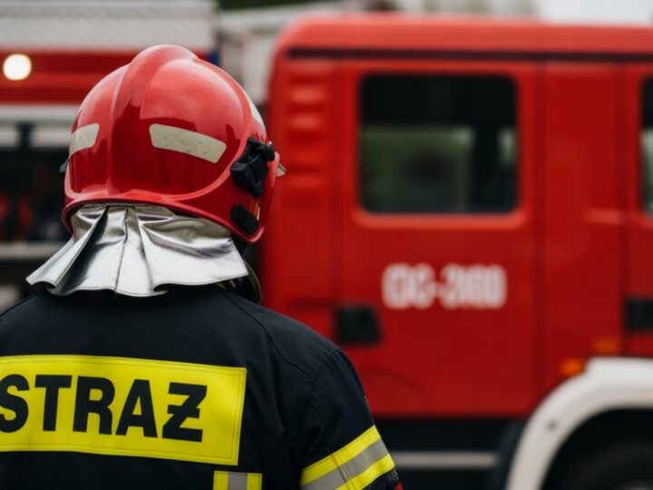 Bohaterowie w pamięci: Strażacy i policjanci jednoczą siły w żalu